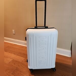 CALVIN KLEIN HARD SIDE LUGGAGE | OFF-WHITE W/BLACK TRIM